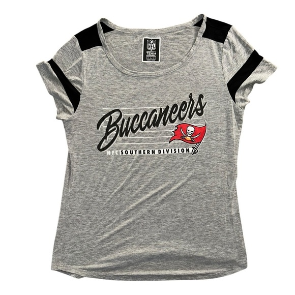 NFL Team Apparel Tampa Bay Buccaneers Women’s Size Large Gray Shirt Football - Picture 1 of 6
